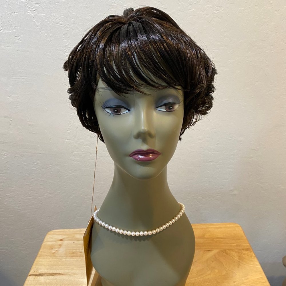 #135 IT'S A WIG SYNTHETIC WIG
